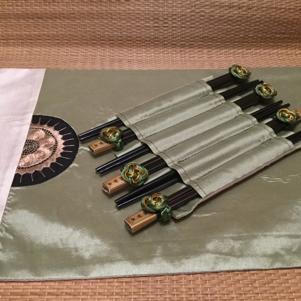 CHOPSTICKS/PLACEMATS NWOT
